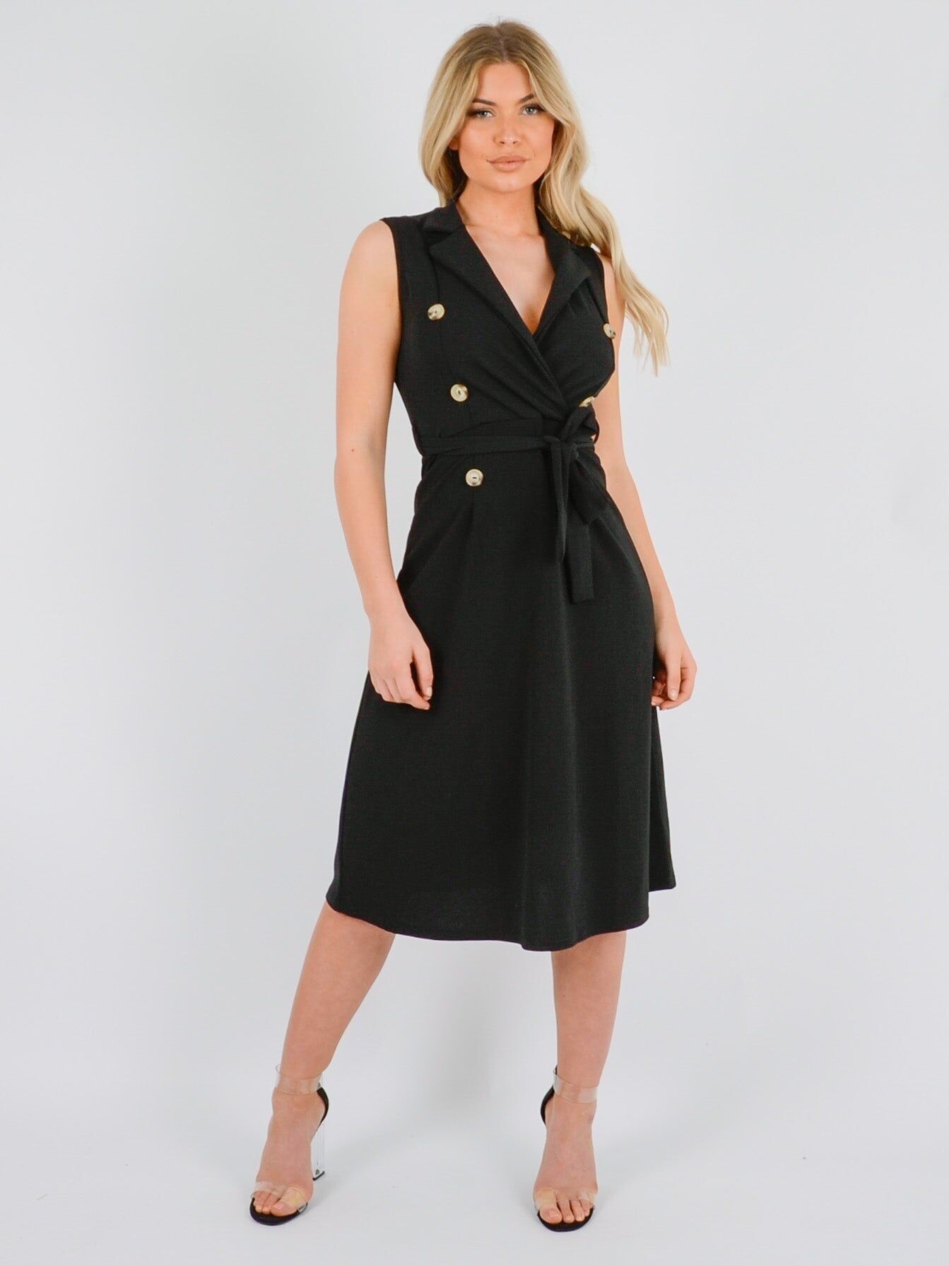 Abito midi con cintura e bottoni sul davanti