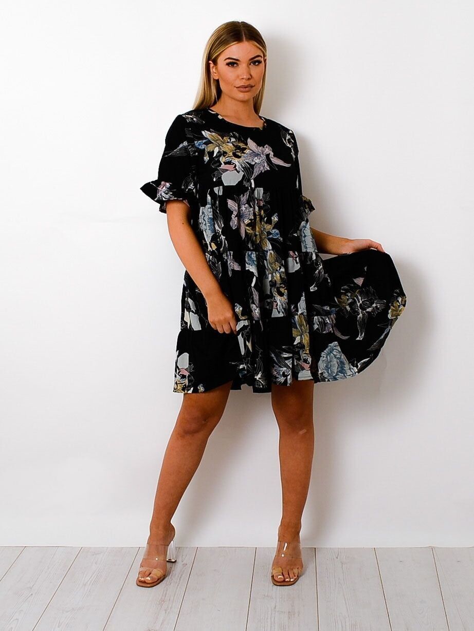 Hängerkleid mit Blumenmuster, Rüschen und Stufendesign