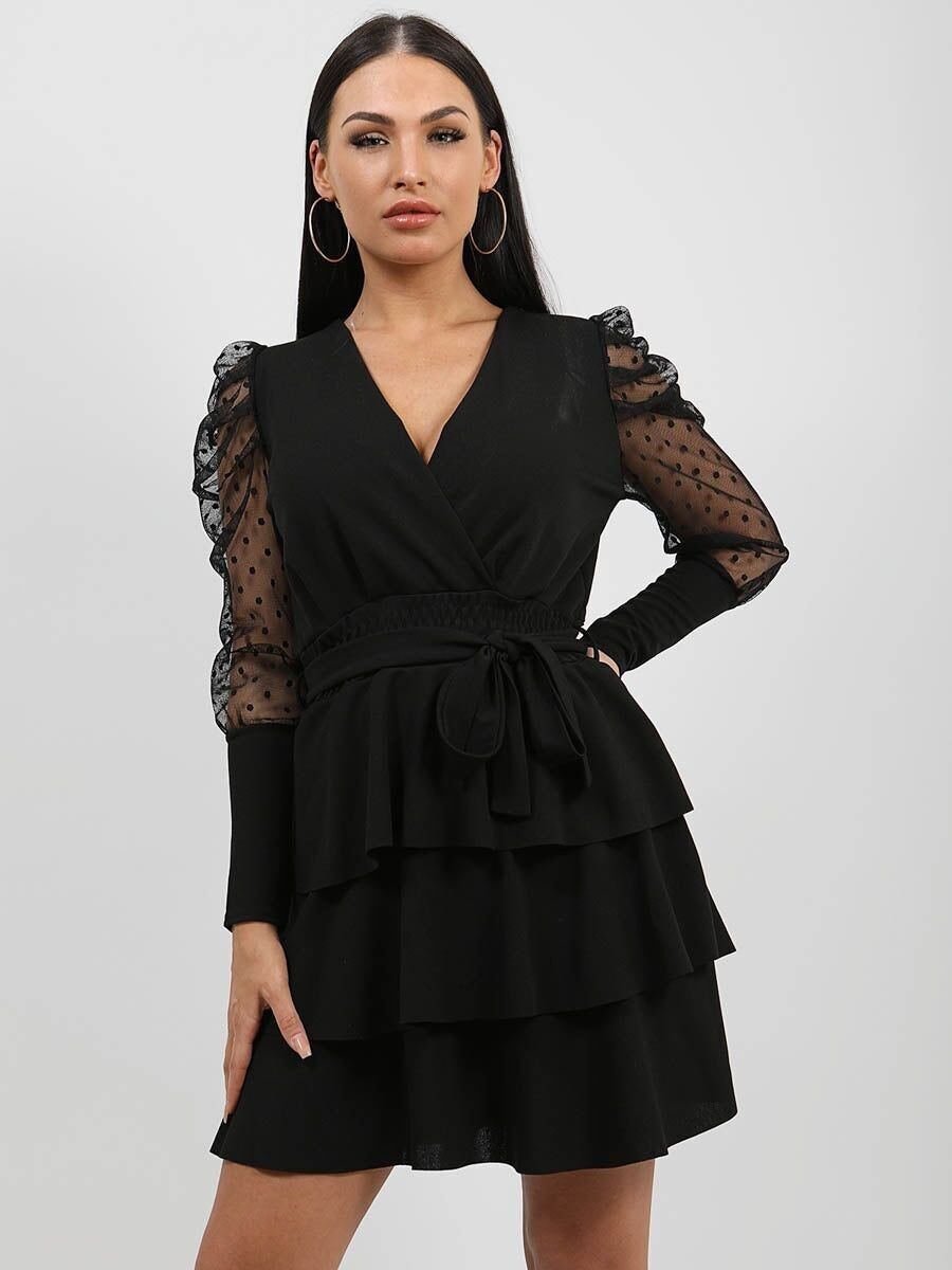 Abito a strati con volant e cintura a pois