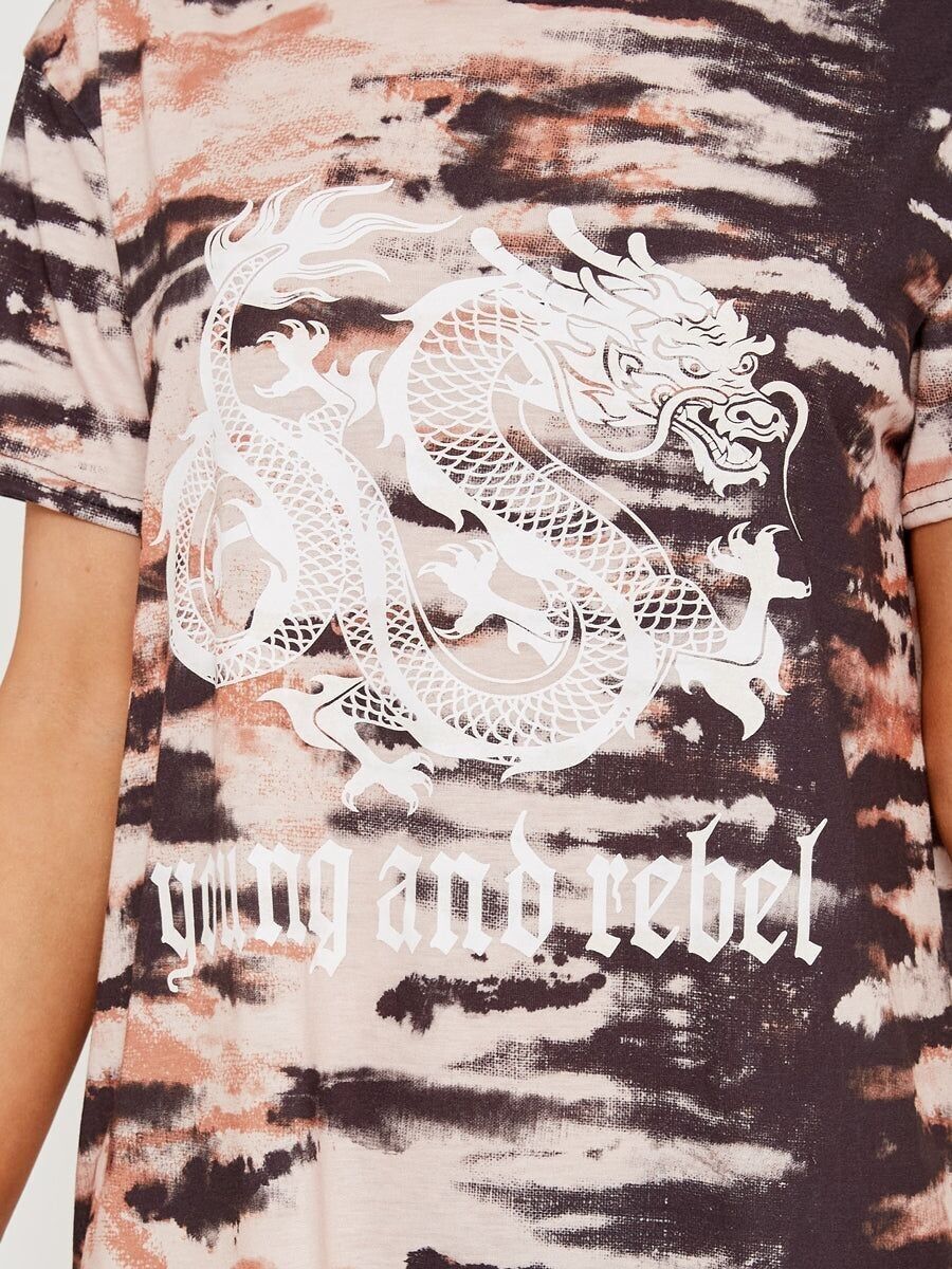 Abito T-shirt tie-dye con drago giovane e ribelle
