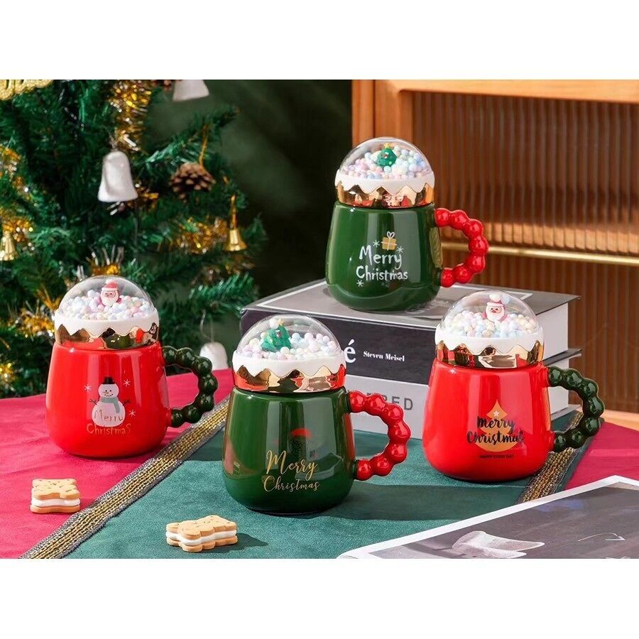 Christmas ceramic mug with snowball lid and original handle in 4 designs. Capacity: 450ml LM-815