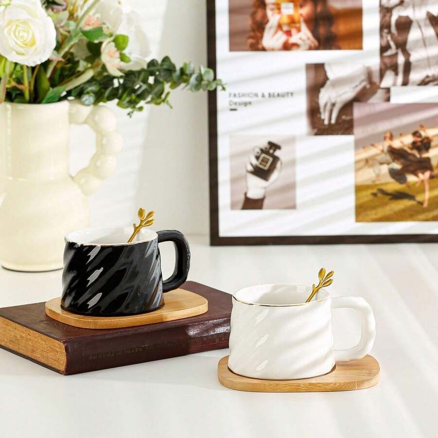 Ceramic mug with bamboo saucer and spoon in 2 colors. LM-611