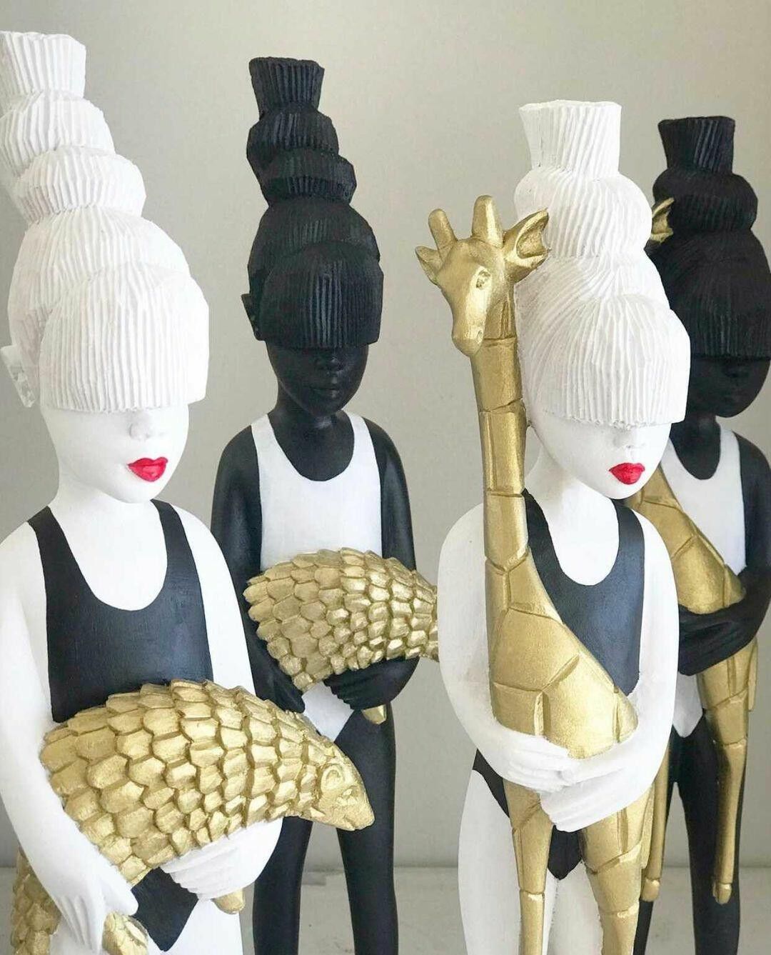 NOUSH DOLLS - Fille avec girafe