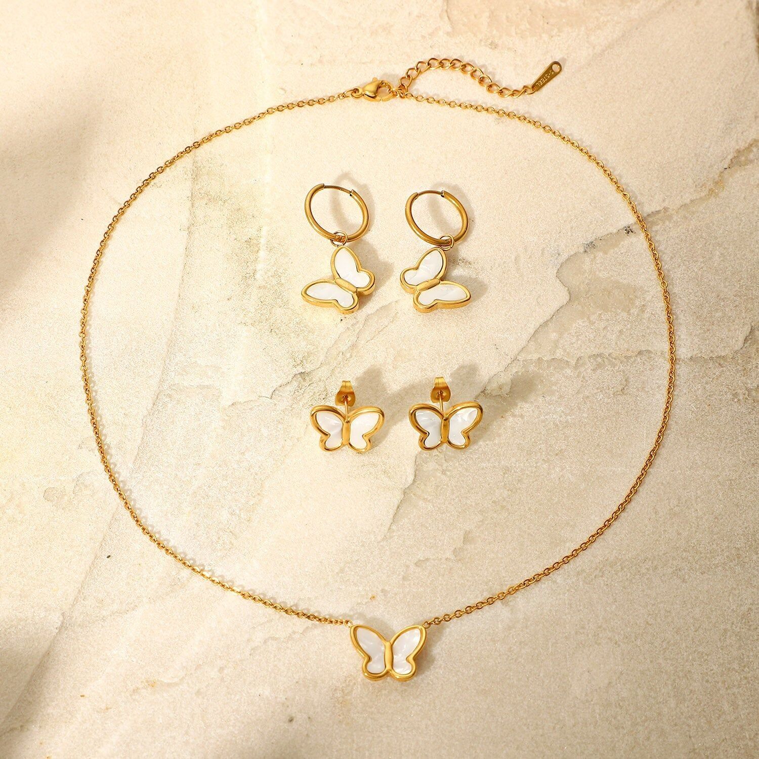 ORECCHINI A CONCHIGLIA A FARFALLA