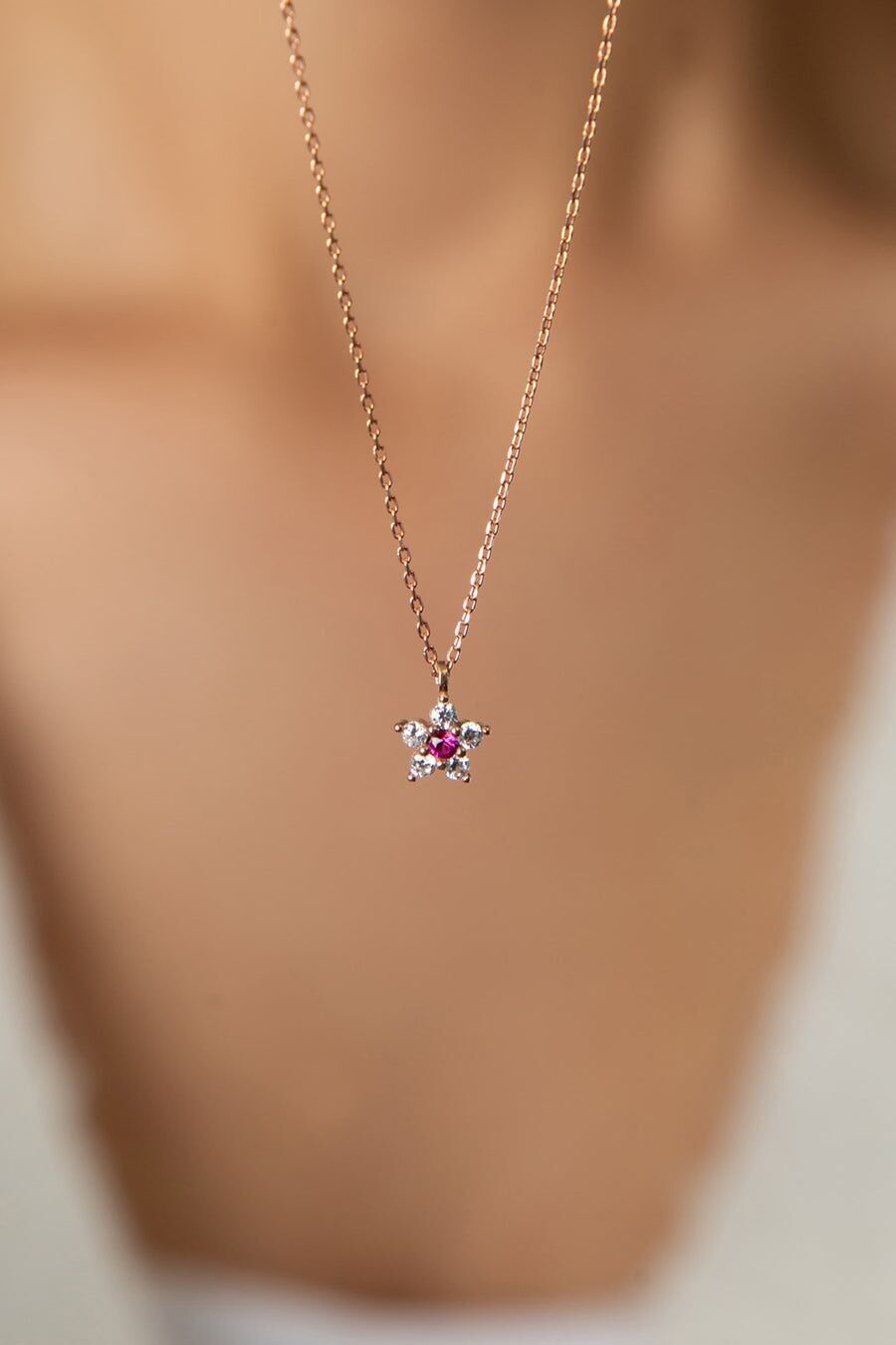 MINIMALIST FLOWER PINK KETTE