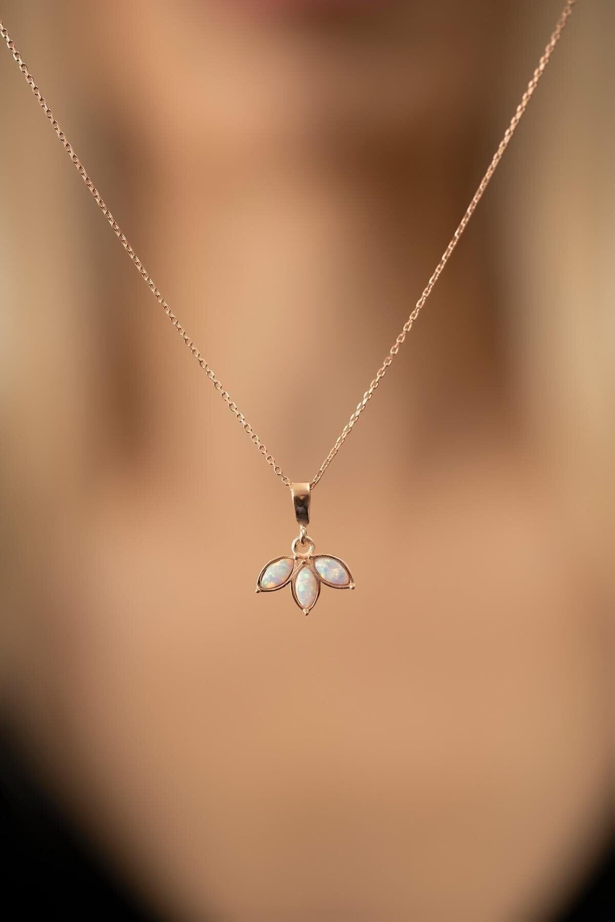 COLLANA DI LOTO OPALE