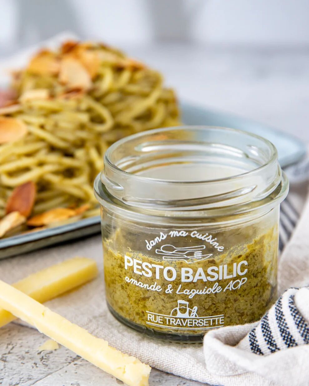 Vegetarian Appetizer Sauce/Spread│ Pesto Sauce ▸ Basil with Almond and Laguiole
