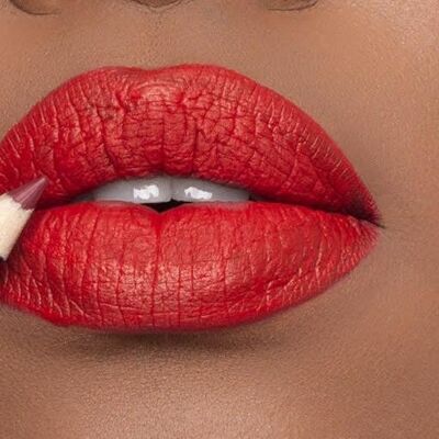 Delineador de labios Flawless de SOCA - Trini Red