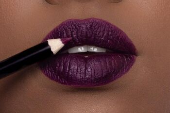 Crayon à Lèvres Flawless SOCA - Violet Bashment 1