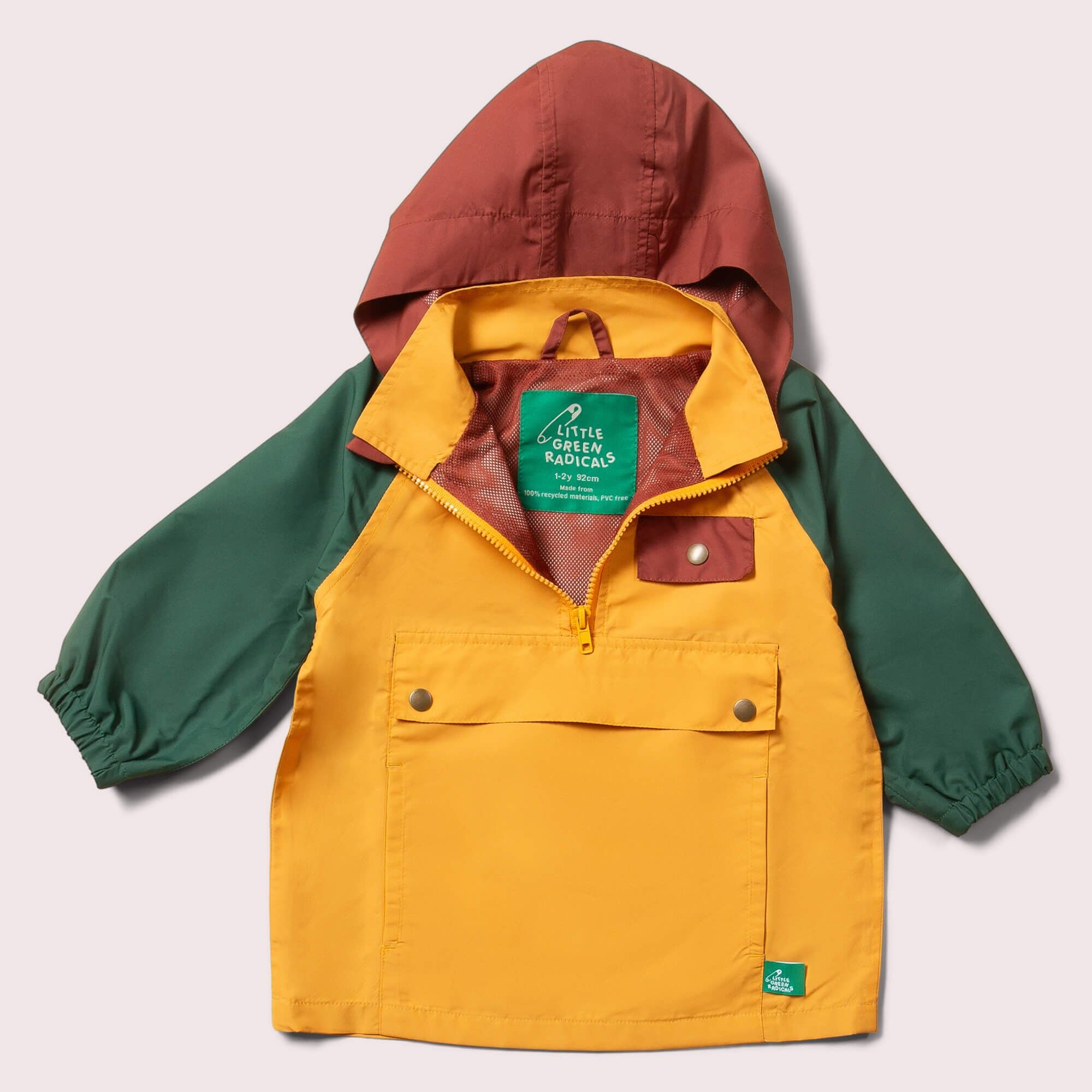 Wasserdichter Pullover-Anorak aus recyceltem Recyclingmaterial in Goldfarben