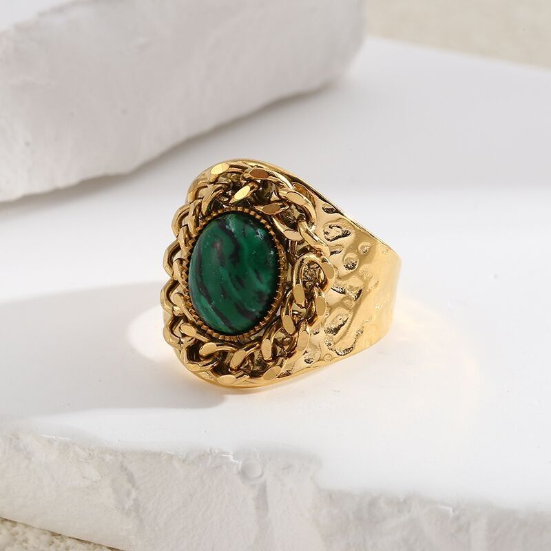 Bague Dorée Large Avec Chaîne En Maillons Et Grosse Pierre Malachite