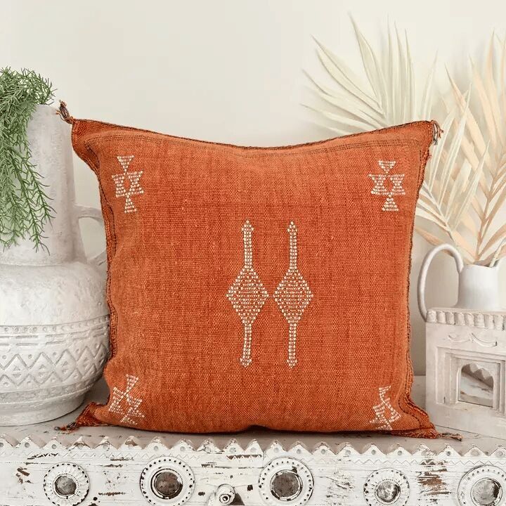 Housse de coussin carrée en soie cactus marocain rouge brûlé