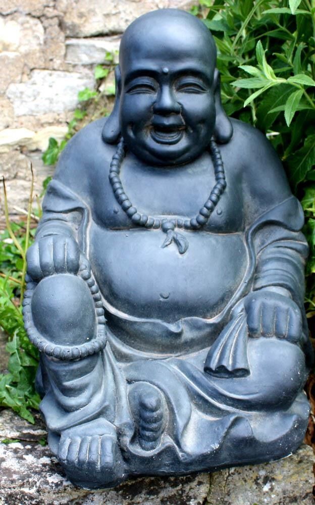 Lachende Buddha-Statue in Steinoptik
