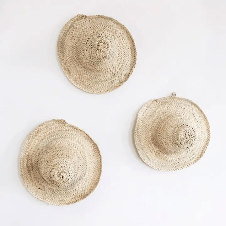 Marokkanischer Strohhut als Dekoration