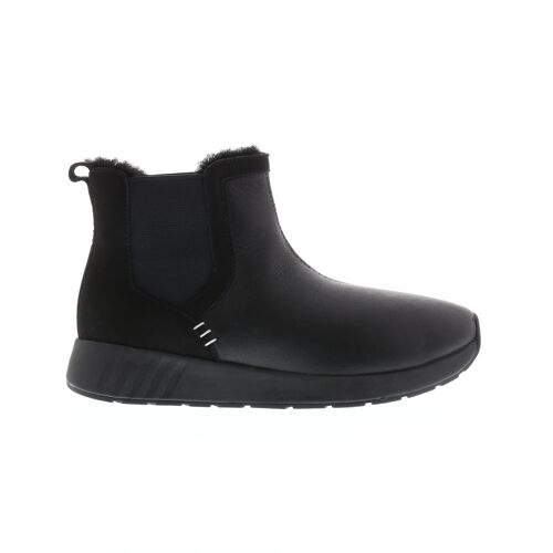 Ms. SNUG Chelsea, Leather Black on Black Sole