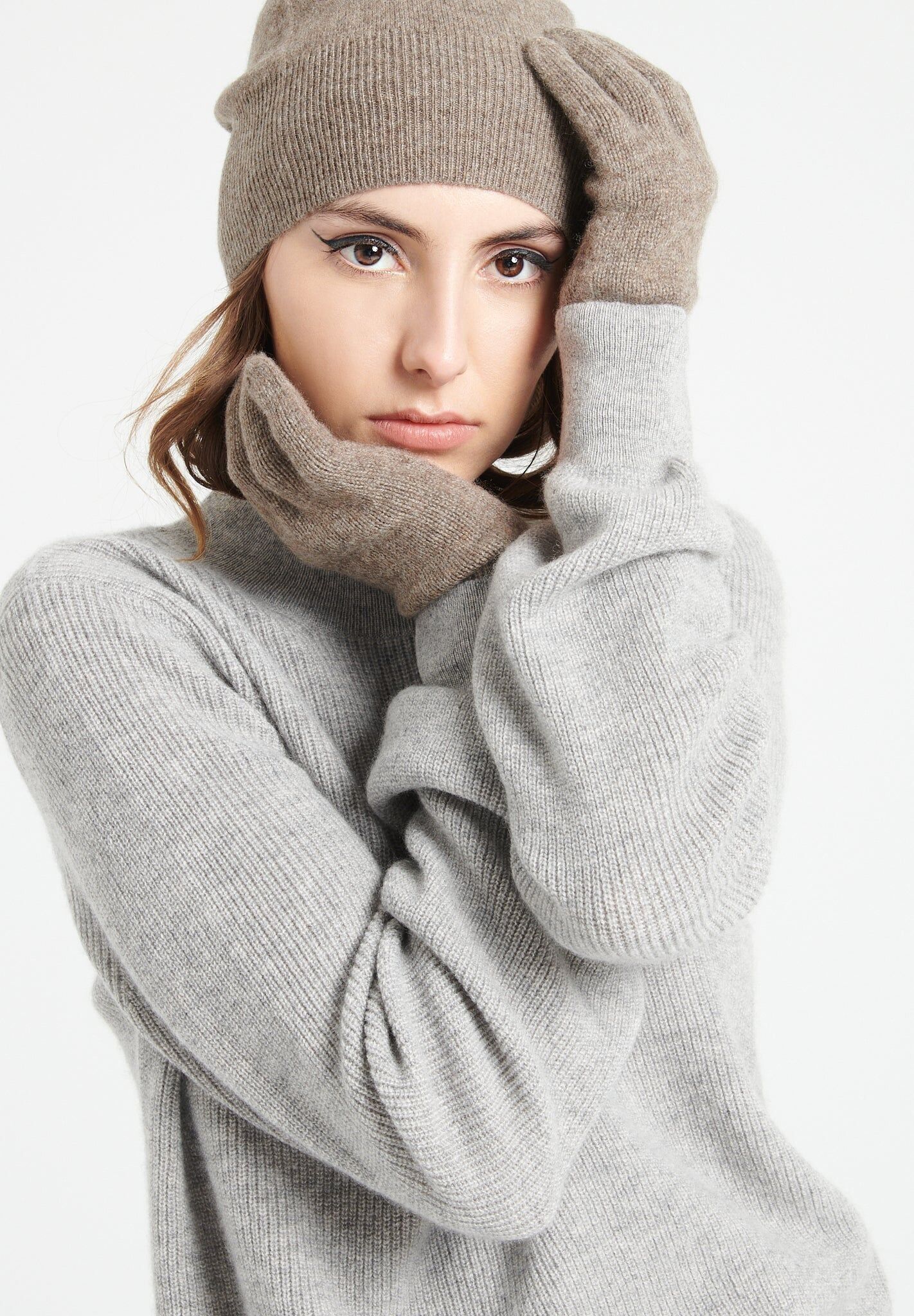 Handschuhe aus 4-fädigem Kaschmir in Taupe