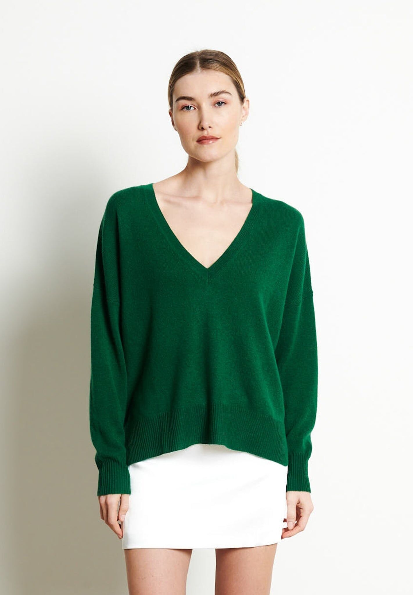 RIA 3 Maglia oversize con profondo scollo a V in cashmere verde smeraldo