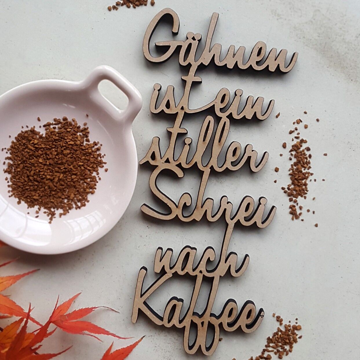 Sbadigliare è solo un grido silenzioso per il caffè - Gr. M.