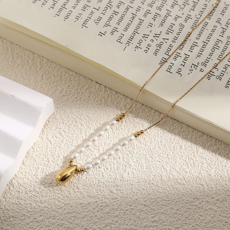 Collier Doré Multi Perles Fines Avec Pendentif Goutte