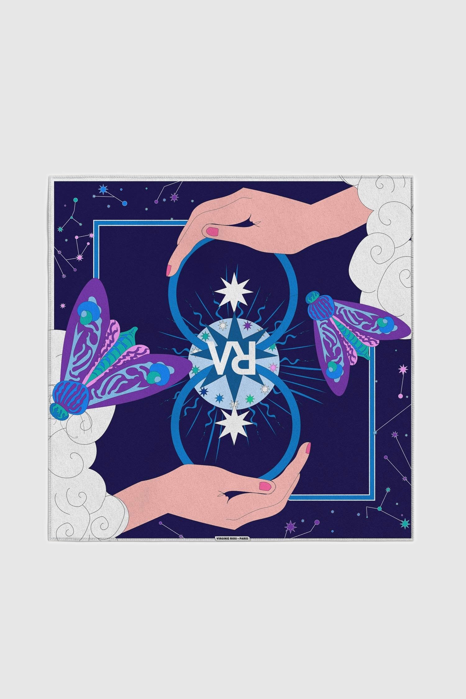 Square 65 in silk "The moth"