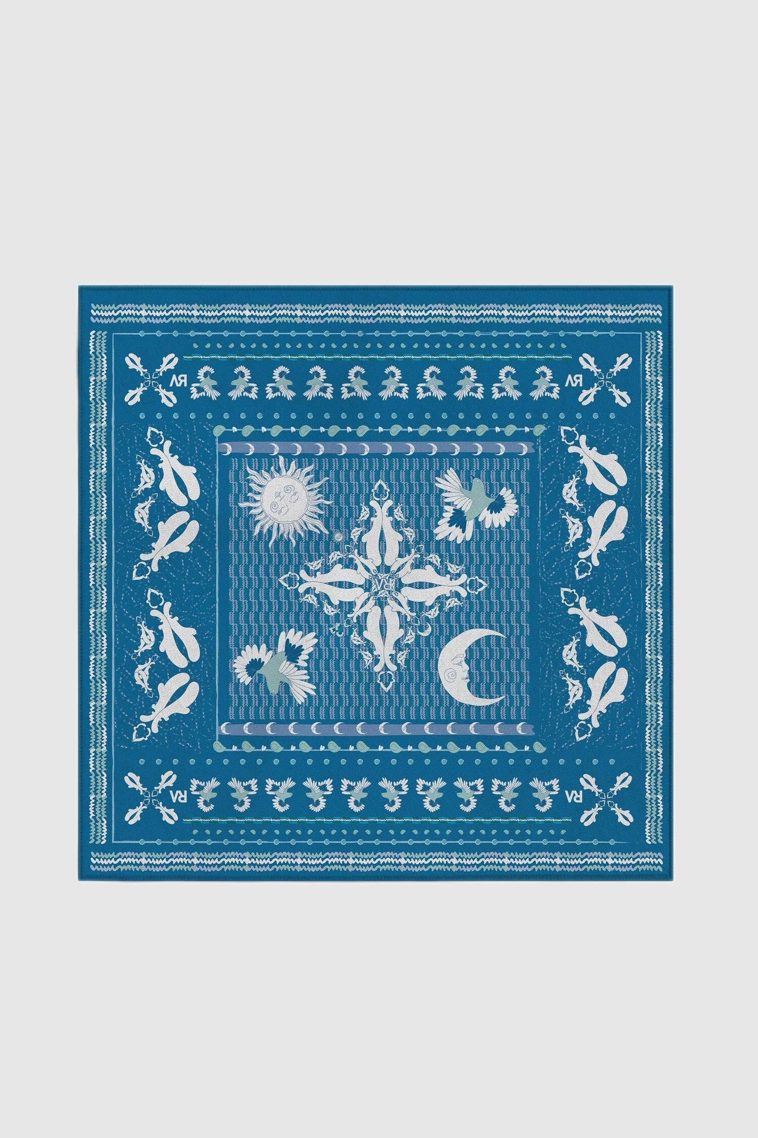 Square 90 in blue silk “The bandana”