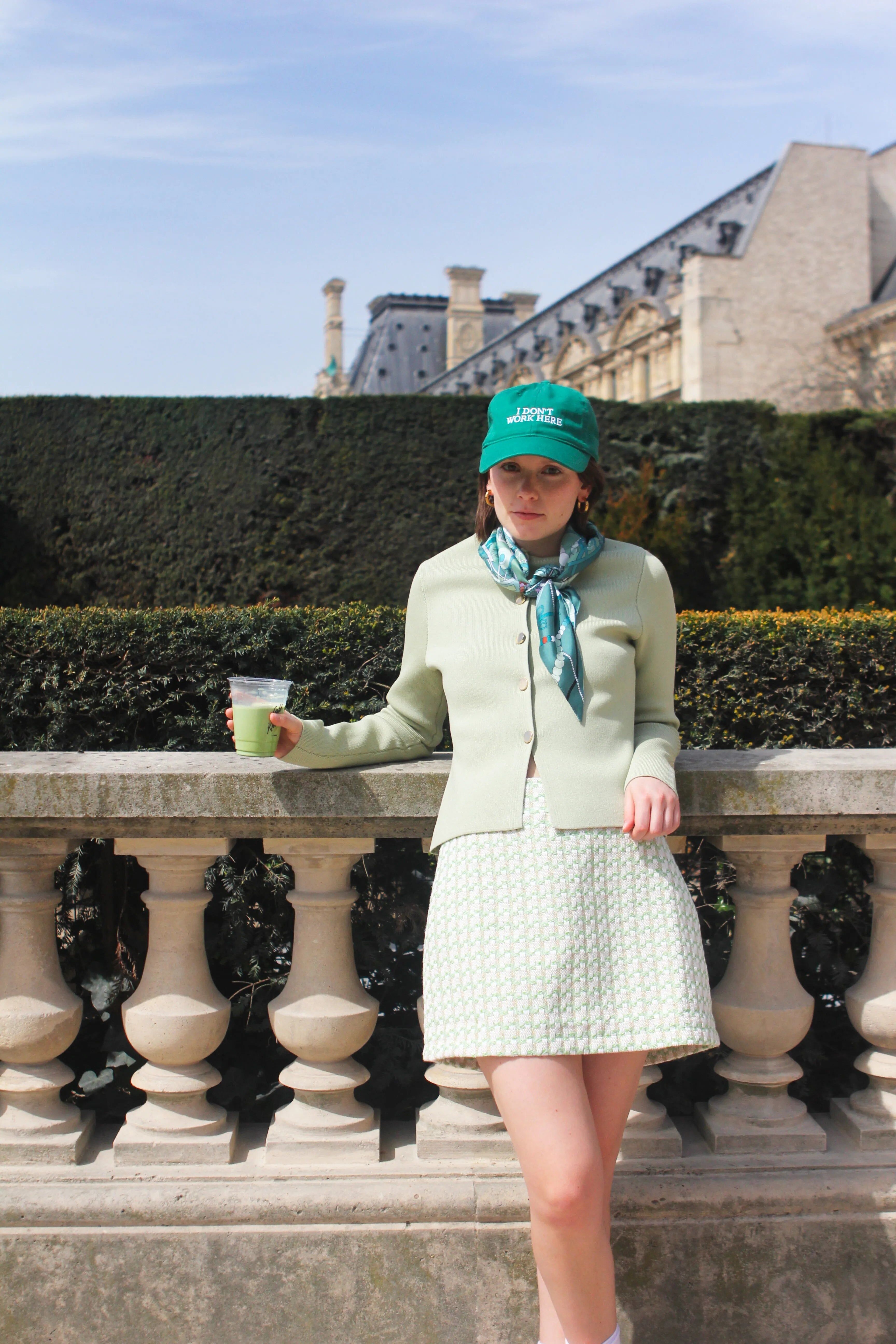 VirginieRiou – Sciarpa triangolare “Il portagioie verde” – Poliestere riciclato – verde – 68 cm x 106 cm