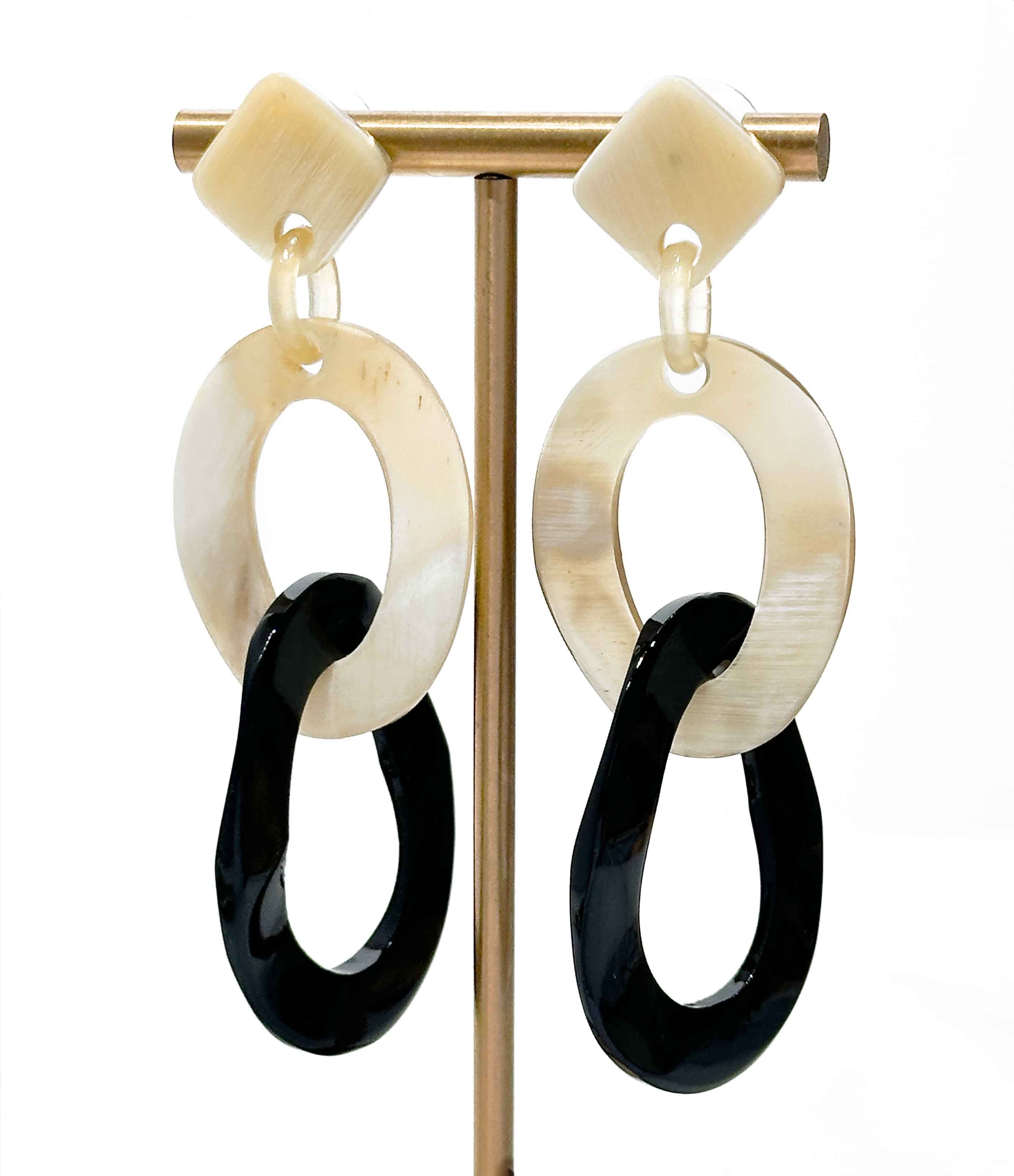 Orecchini lunghi in corno naturale - Nero