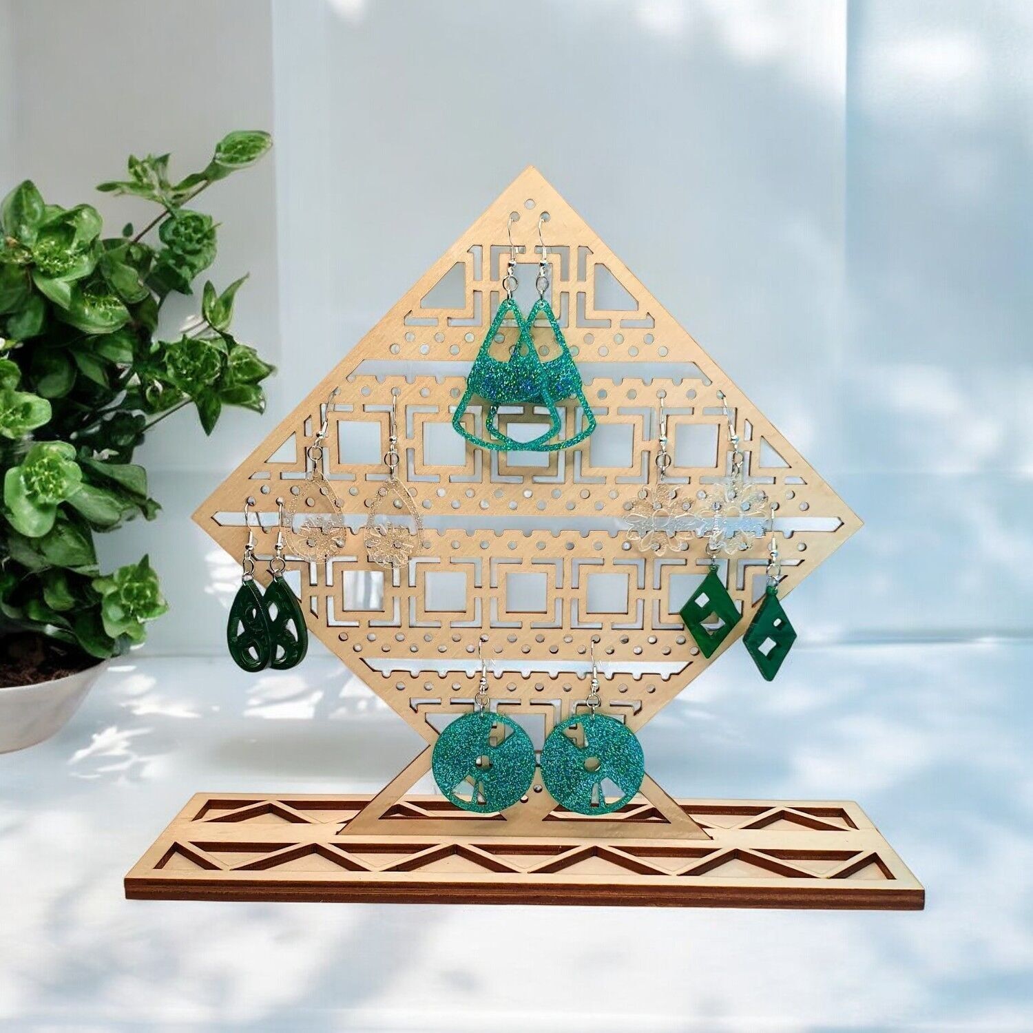 Geometric diamond wooden jewelry holder