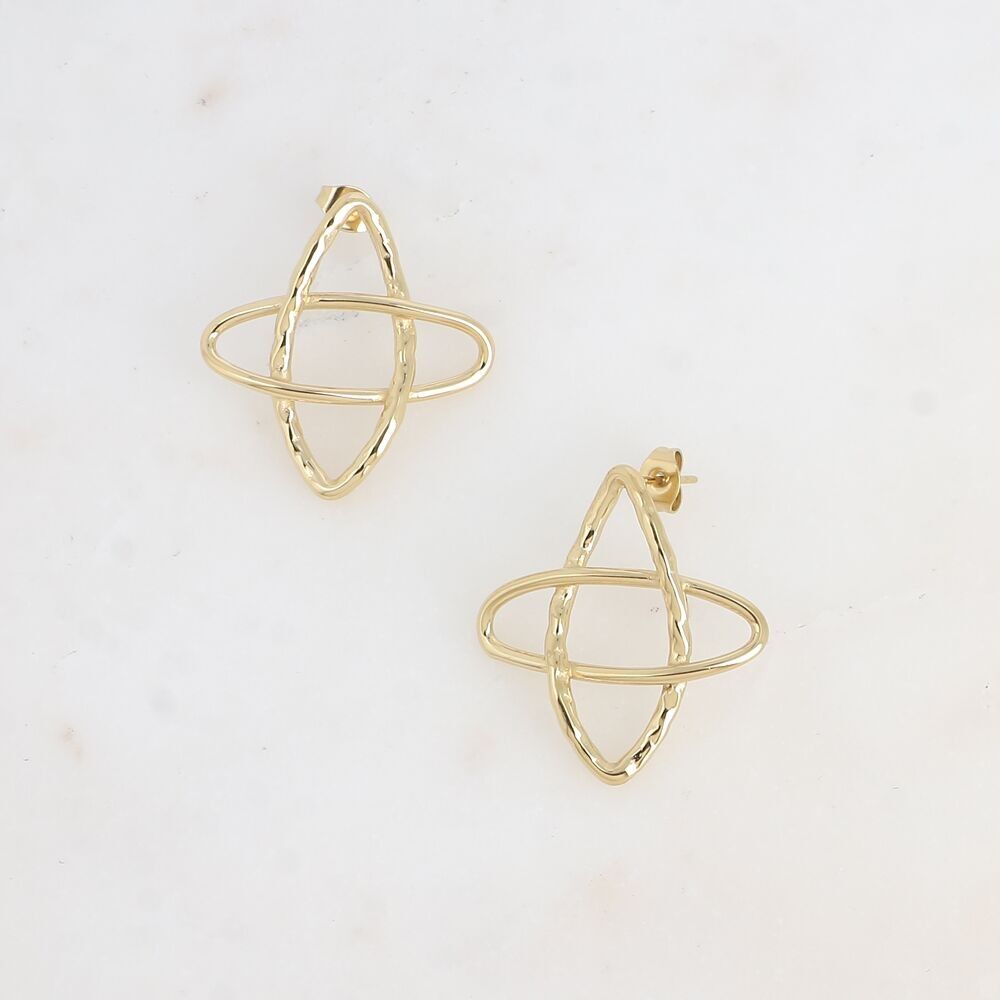 Stud earrings - 2 intertwined rings, openwork star
