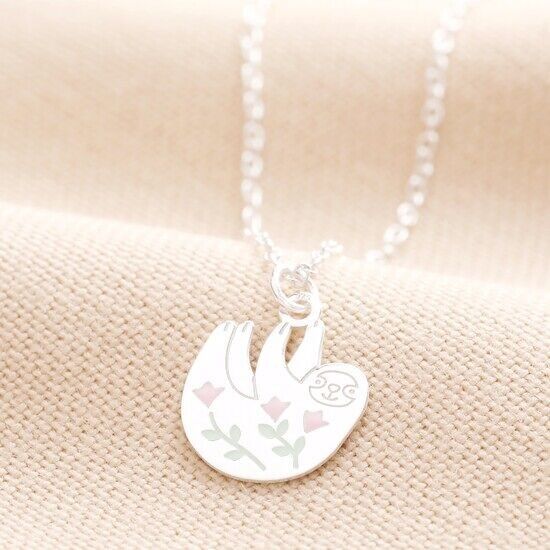 Collar con colgante de perezoso en plata de ley