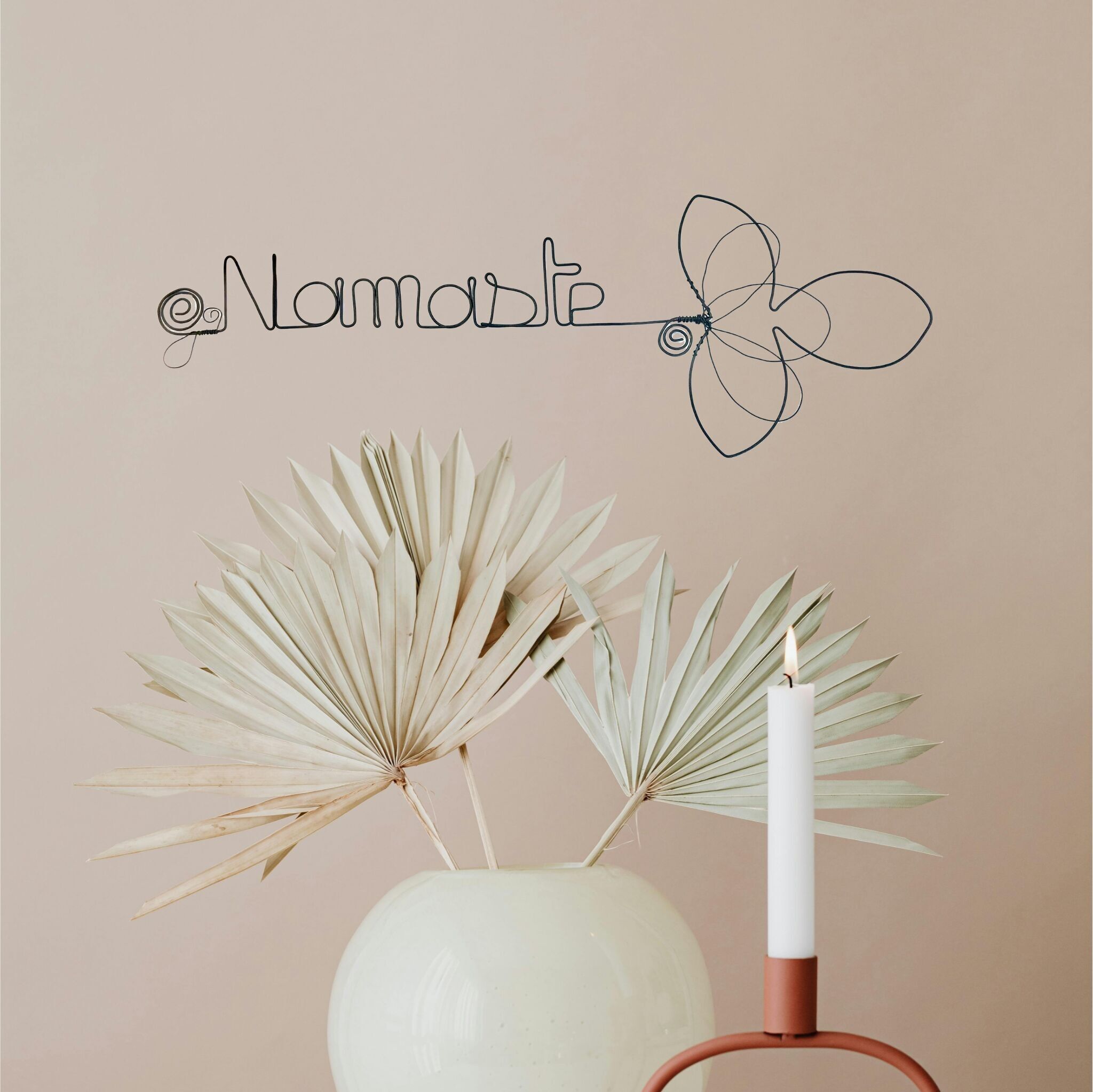 Decorazione da parete in filo metallico - Fleur de Lys - "Namaste" - Primavera/Estate