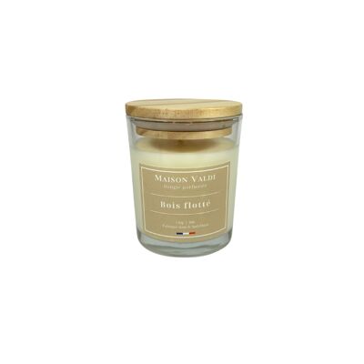 Vela perfumada de madera a la deriva