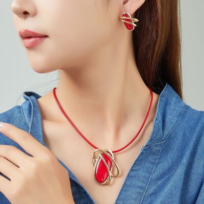 Ekila necklace