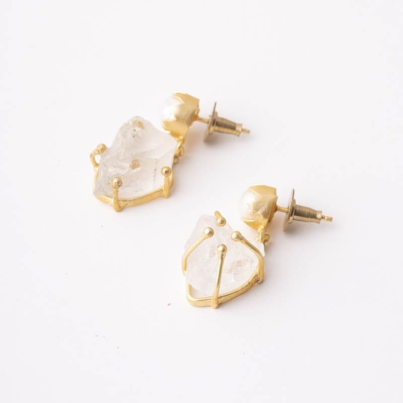 Orecchini Malaca bianchi grezzi e perle