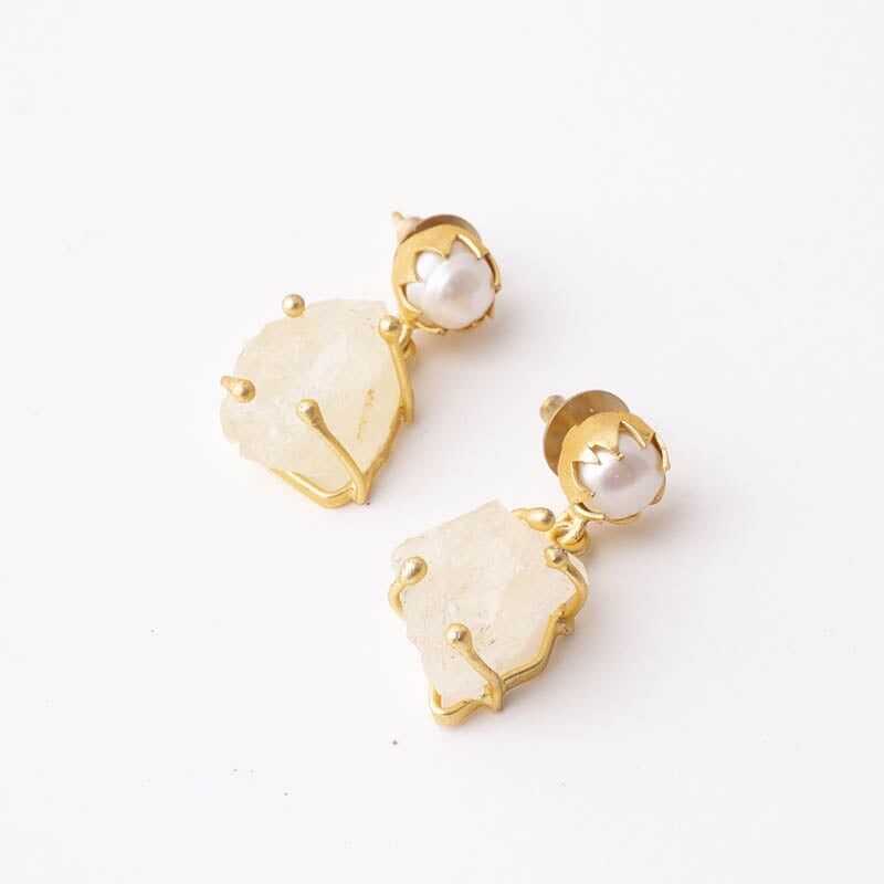 Orecchini Malacca Crema Grezza e Perle