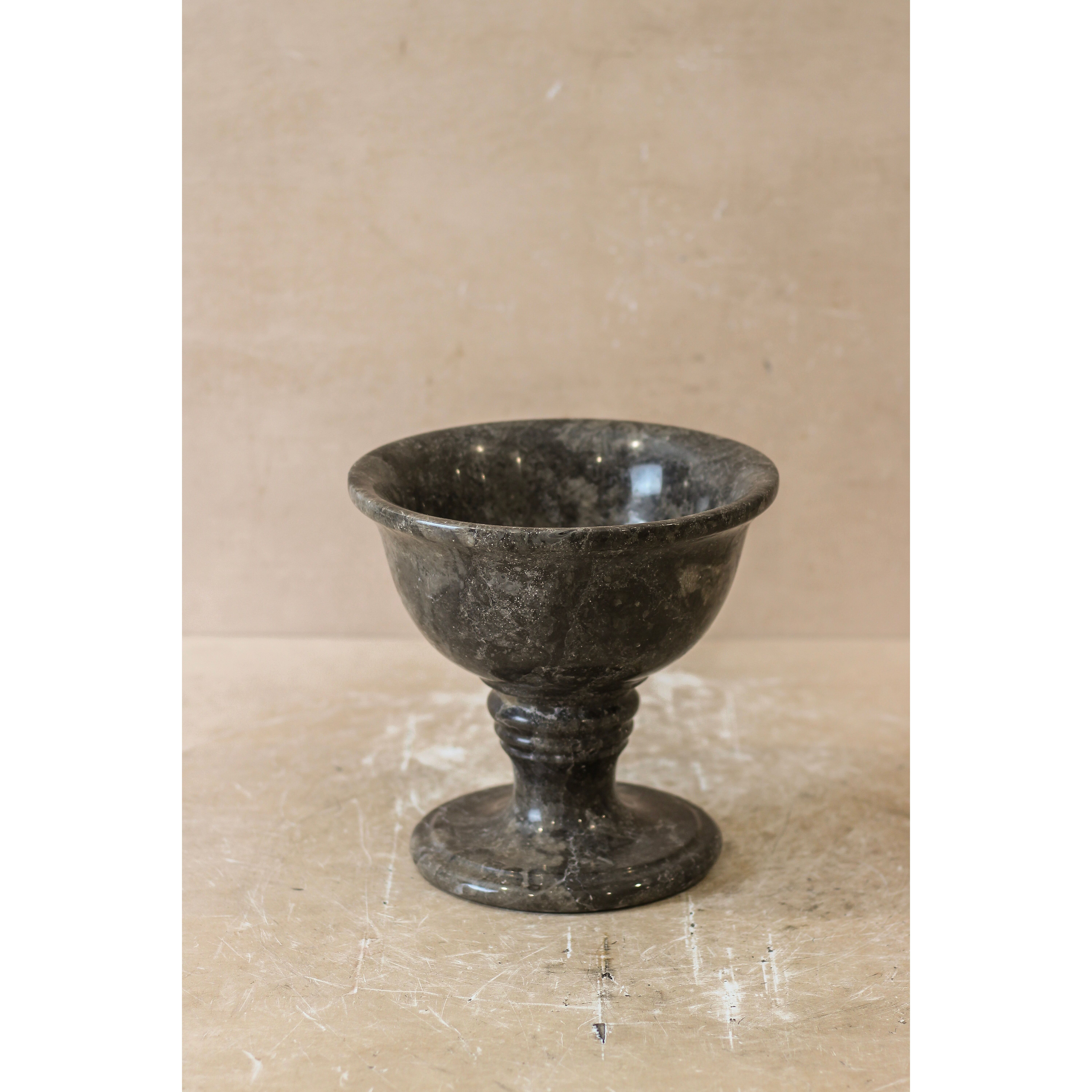 Cuenco de cáliz de mármol negro