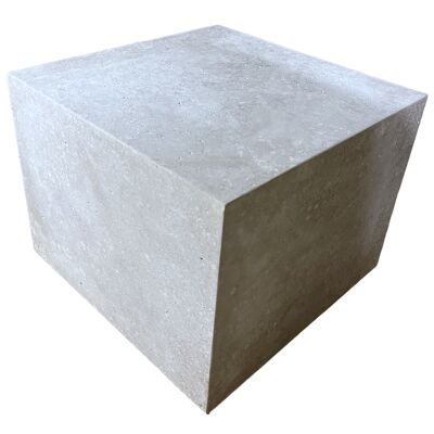 Mesa de centro Cube en travertino natural.