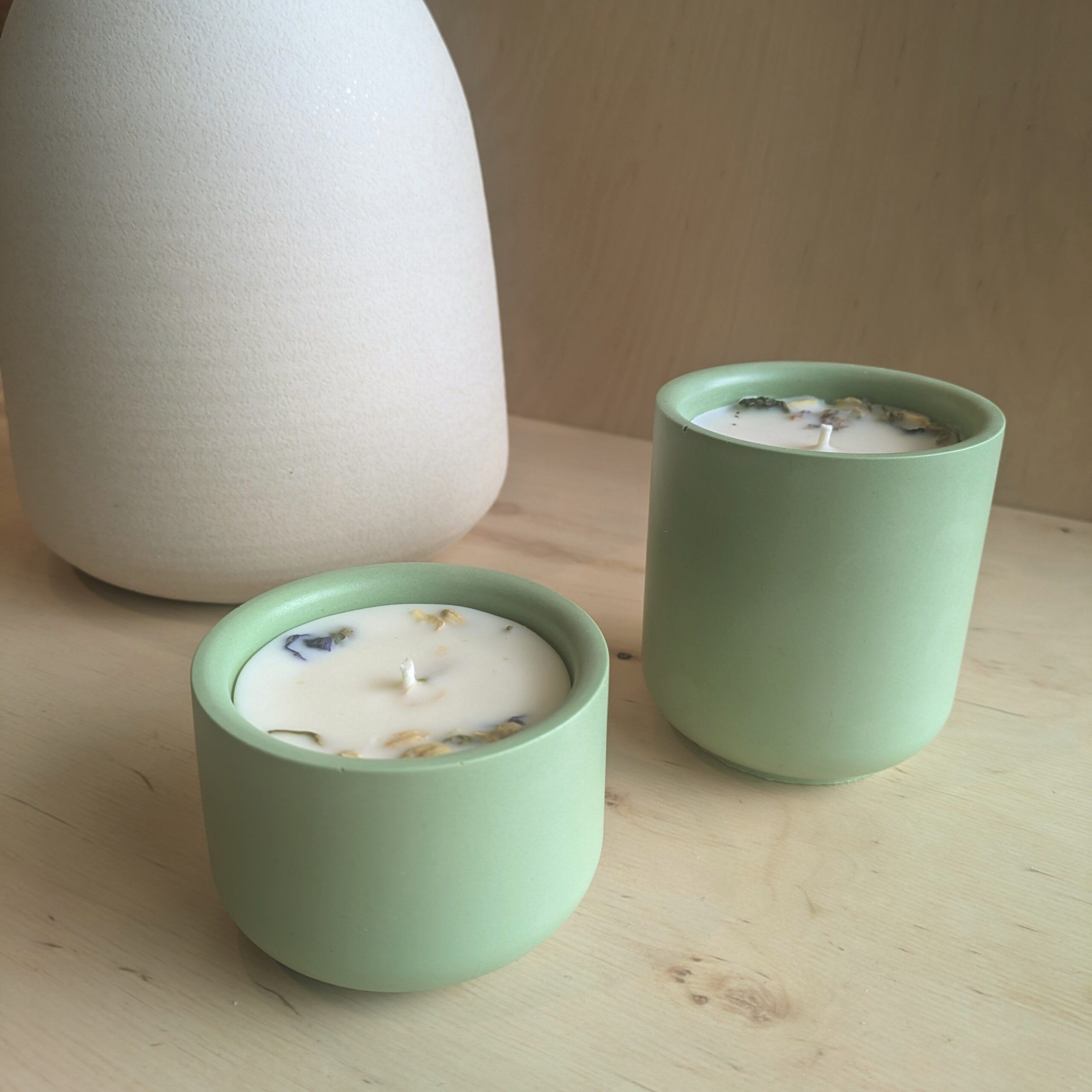 Natural fig tree candle