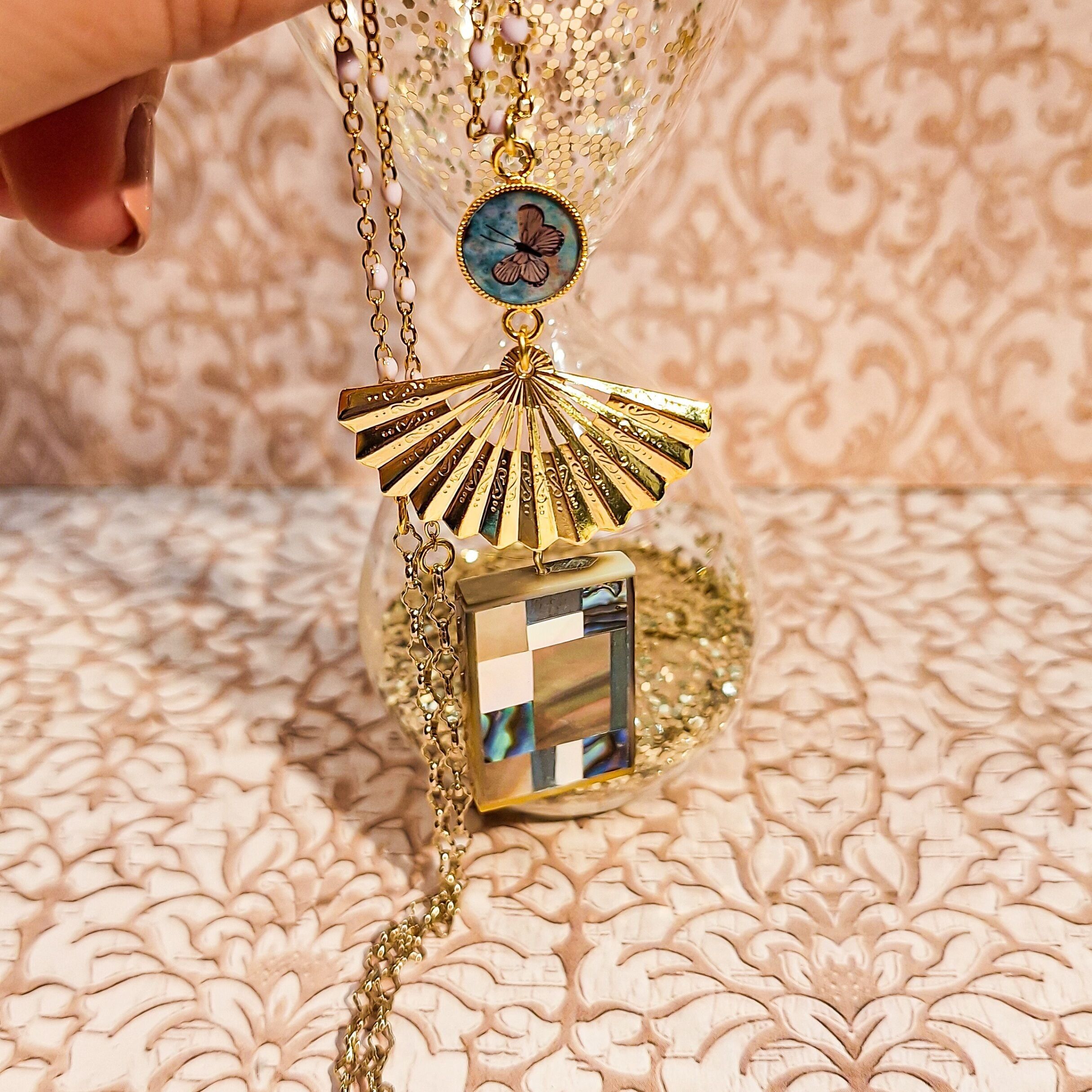 Collier Sautoir Eventail & Nacre Feuille Palmier ou Papillon Fête des mères Cadeau Maman Cadeau Noël Maîtresse