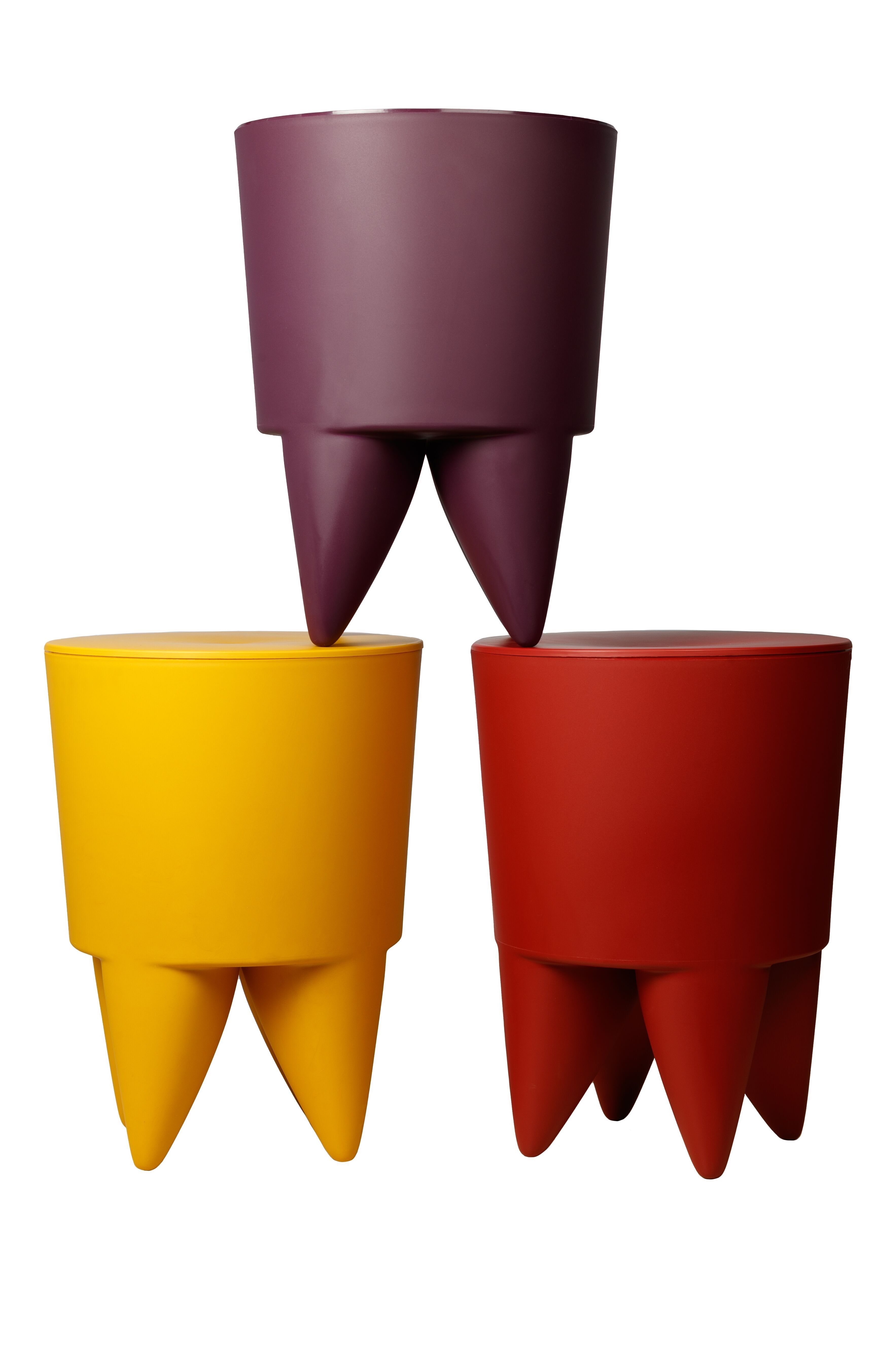 Tabouret "Bubu 1er" en plastique, conçu par Philippe Starck.