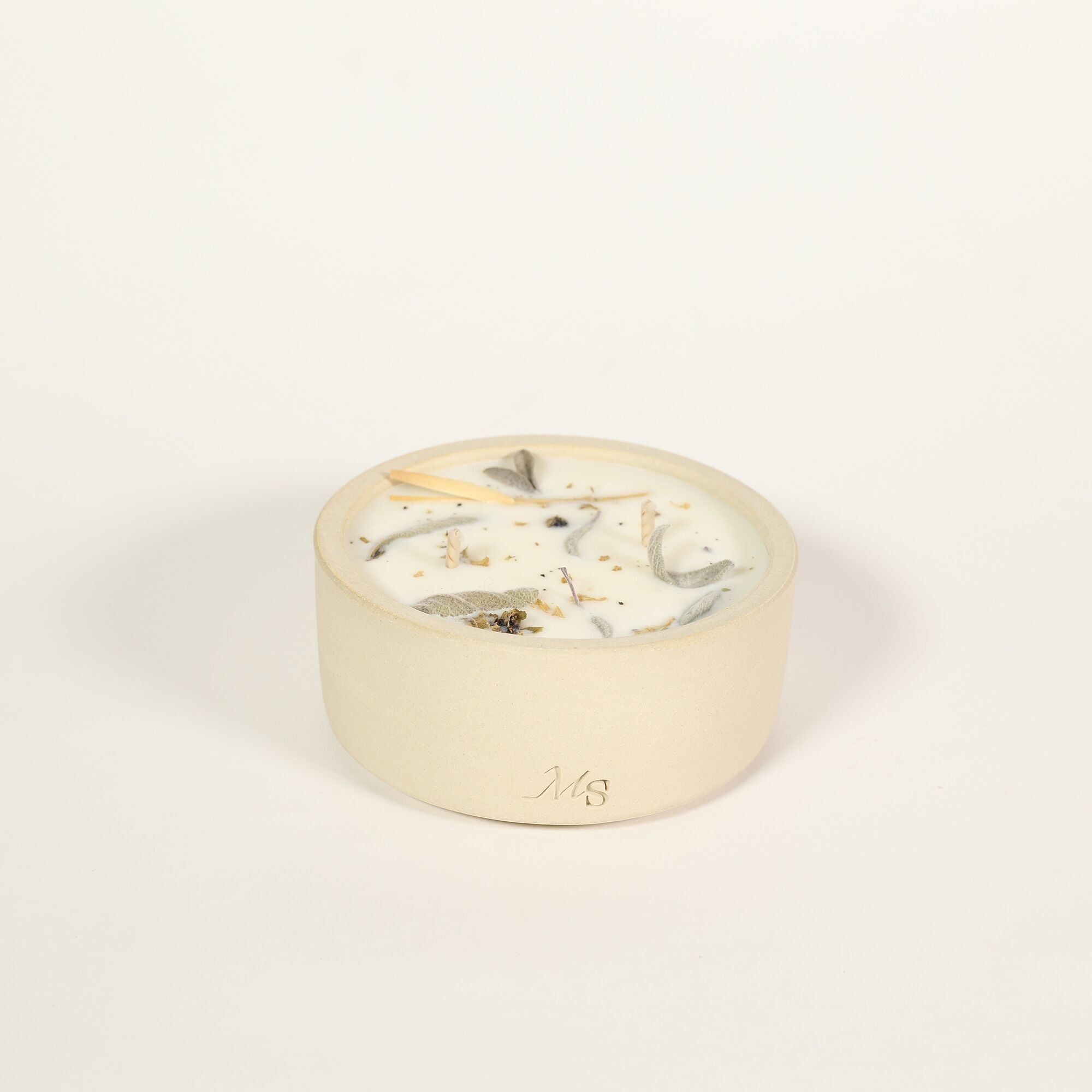 Candela in pietra arenaria - Giardino interno