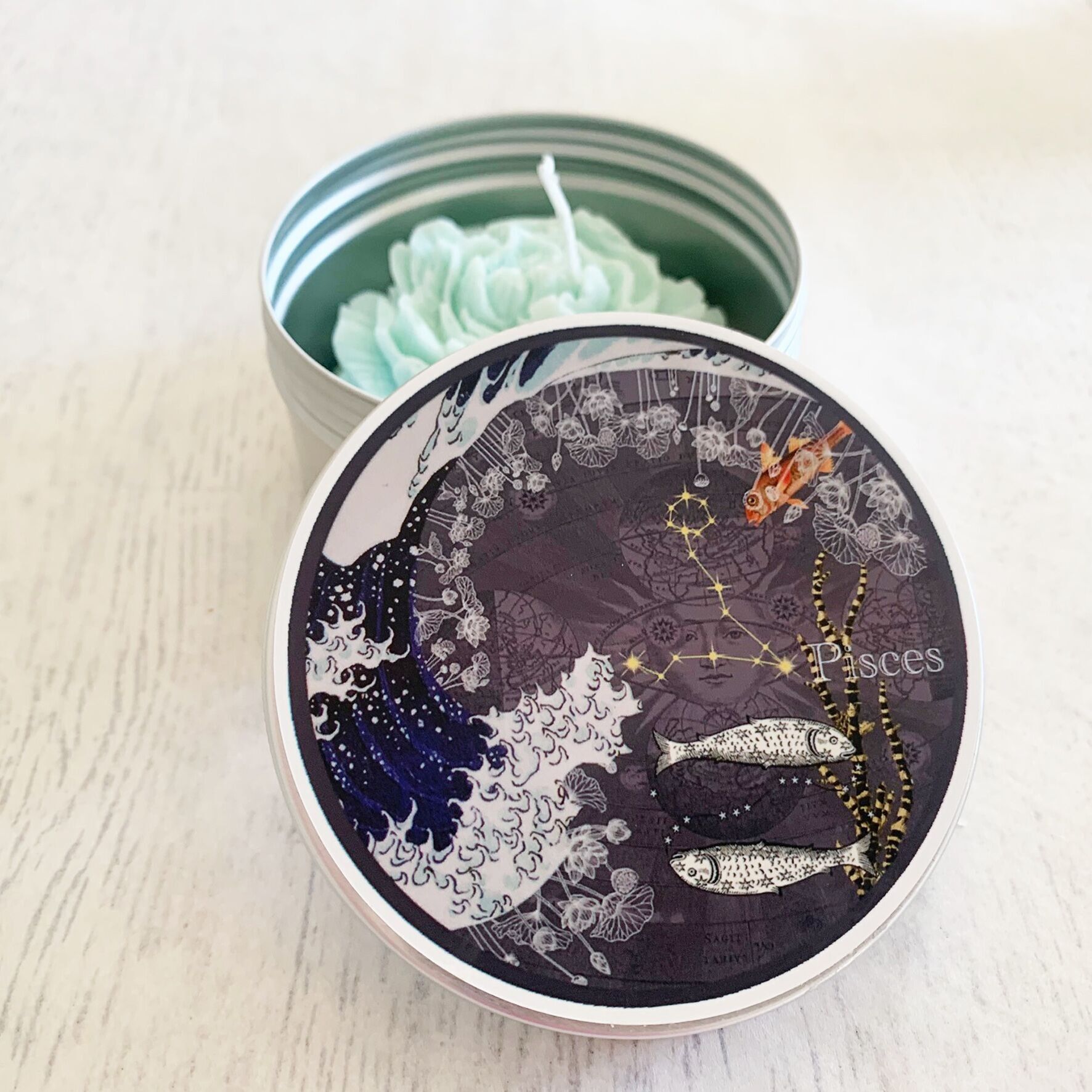 Candela profumata sul tema astronomico dei pesci