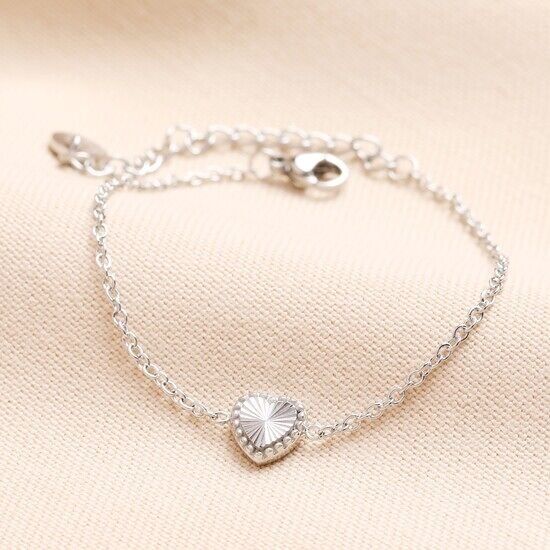 Pulsera de acero inoxidable con forma de corazón envejecido