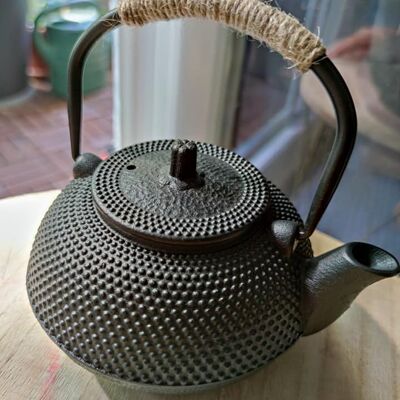 0.6L cast iron teapot