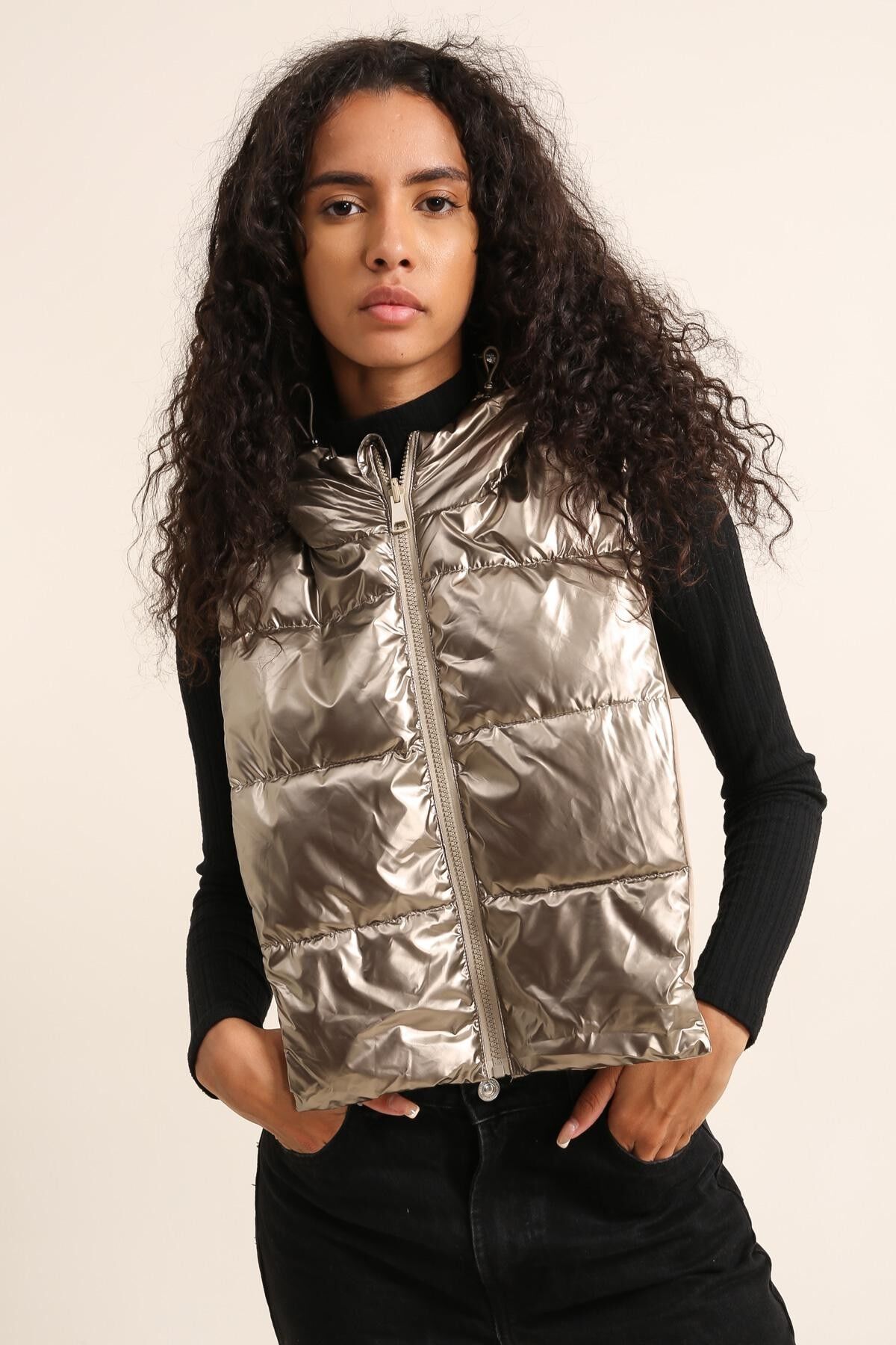Reversible waterproof down jacket hood
