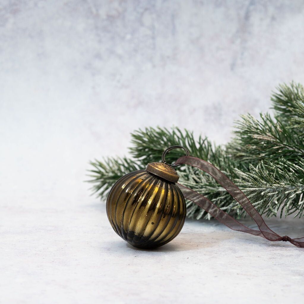 Decorazione a forma di palla a coste in vetro oliva da 2"