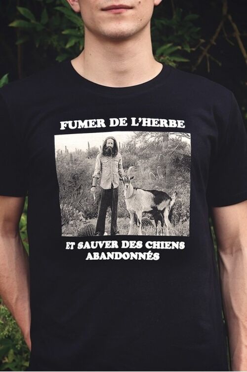 T-Shirt Homme - Fumer de l'herbe et sauver les chiens  - Noir