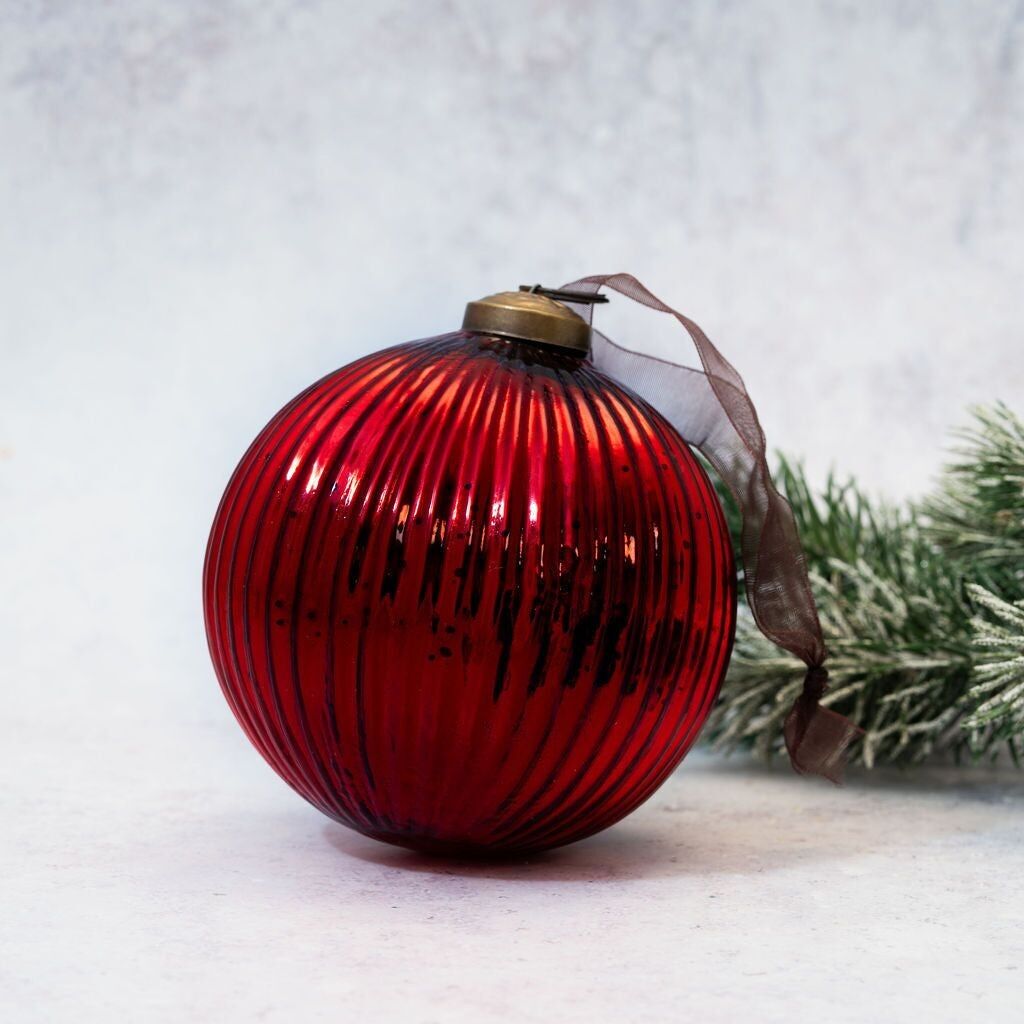 Decorazione a forma di palla a coste per calice da vino da 4"