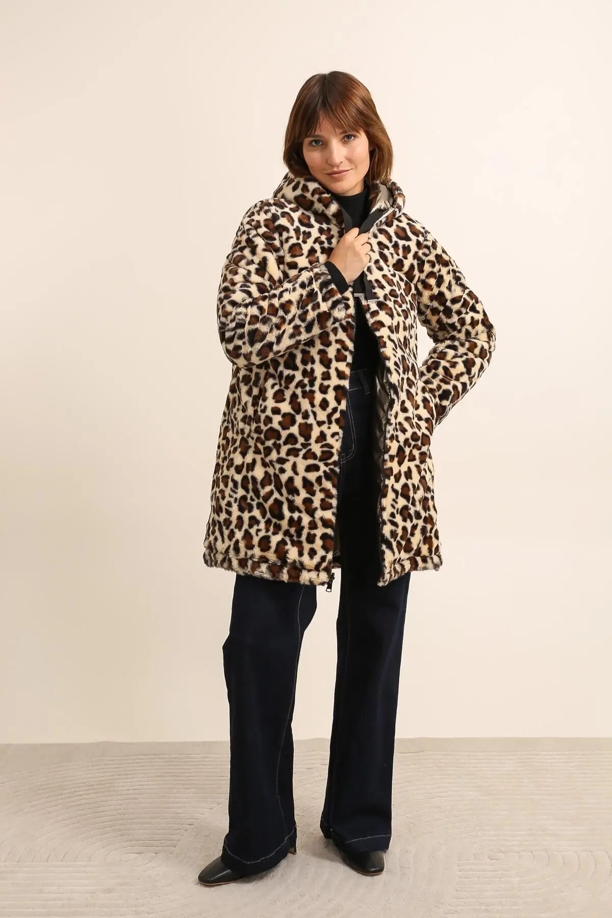 Buy wholesale Leopard Reversible Mid-Length Windbreaker