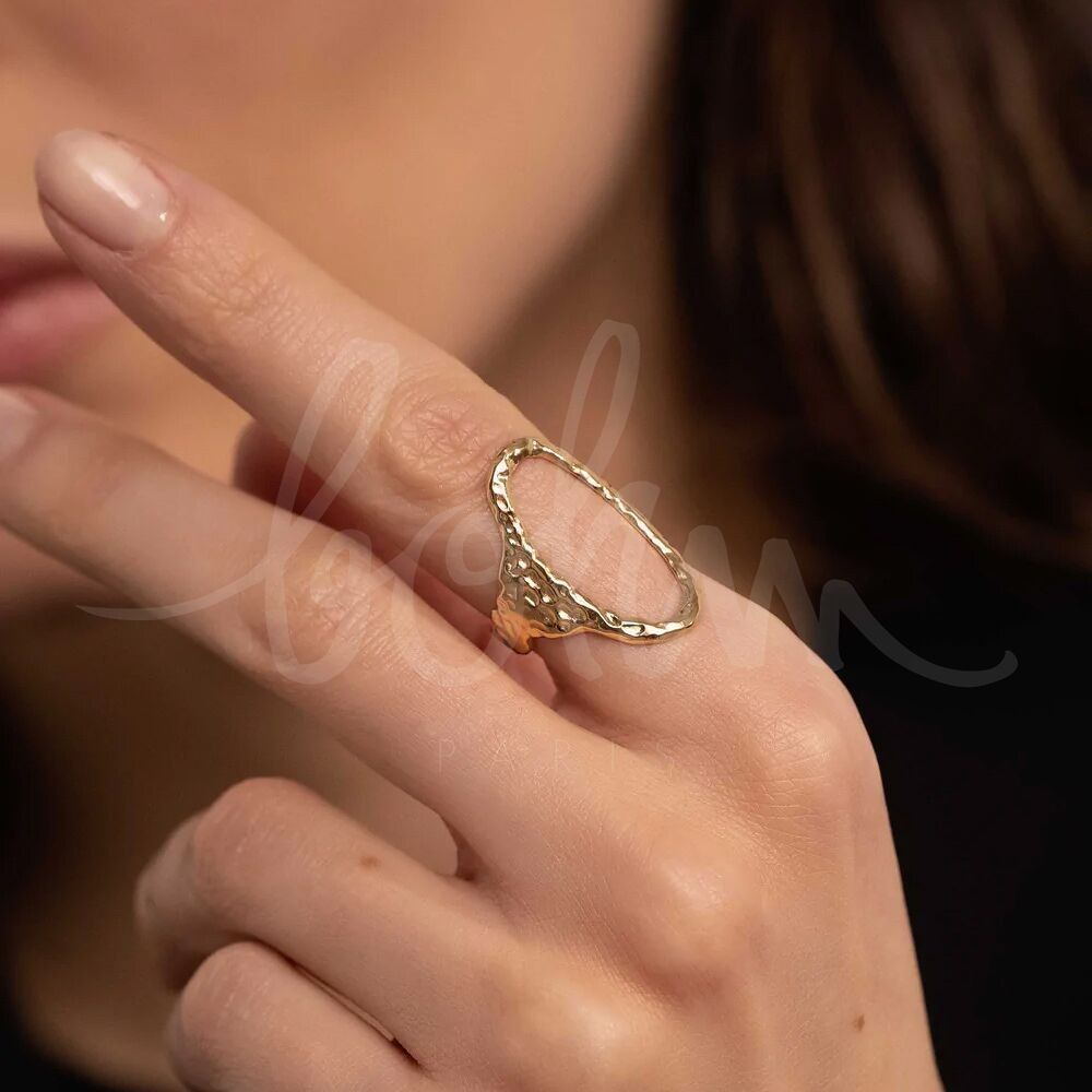 Haselnussring – großes, strukturiertes Oval aus Edelstahl